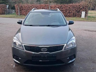 Gebraucht Kia Ceed Sportswagon LX 90 PS (66 kW) 2011 Grau Kombi