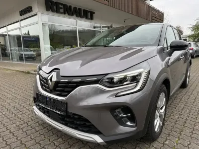 Używany Renault Captur Intens 116 KM (85 kW) 2021 Czarny SUV