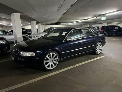 Usado Audi A8 Performance 360 HP (264 kW) 1997 Azul Sedan