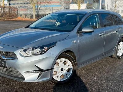 Silber Gebraucht 2023 Kia Ceed Kleinwagen | 18.500 € (Guter Preis)