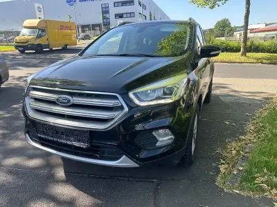 Usado Ford Kuga Titanium 179 HP (131 kW) 2018 Preto SUV