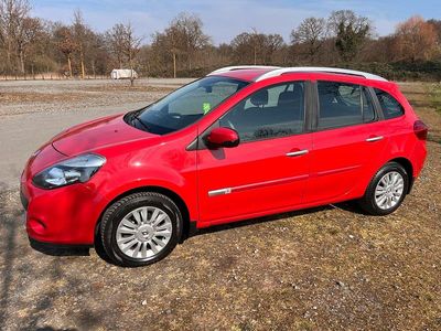 Rot Gebraucht 2009 Renault Clio III Kombi | 2.699 € (Fairer Preis)
