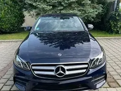 Gebraucht Mercedes E200 Avantgarde 150 PS (110 kW) 2018 Blau Limousine