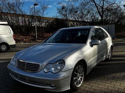 Silber Gebraucht 2003 Mercedes C180 Avantgarde Limousine | 2.490 € (Fairer Preis)