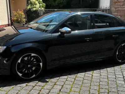 Gebraucht Audi S3 Design 300 PS (220 kW) 2014 Schwarz Limousine