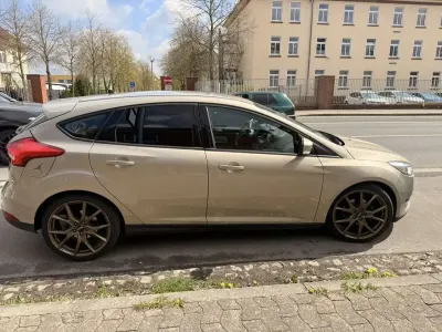 Gebraucht Ford Focus Business Edition 125 PS (91 kW) 2015 Beige Kleinwagen