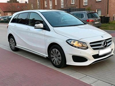 Second-hand Mercedes B220 170 CP (125 kW) 2019 Alb Monovolum