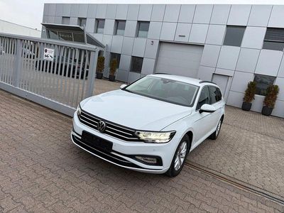 Gebraucht VW Passat Business 150 PS (110 kW) 2024 Weiß Kombi