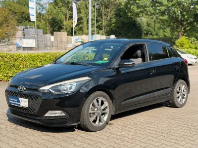 Gebraucht Hyundai i20 Style 84 PS (61 kW) 2017 Schwarz Kleinwagen