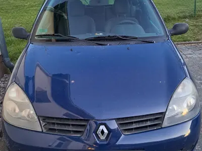Begagnad Renault Clio II Campus 58 HK (42 kW) 2006 Blå Sedan