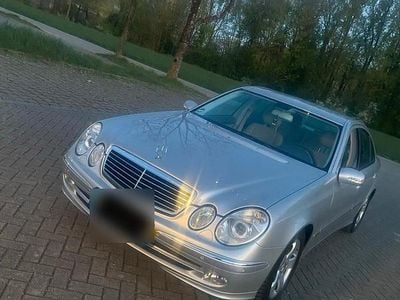 Brugt Mercedes E320 Avantgarde 204 HK (150 kW) 2004 Sølv Sedan