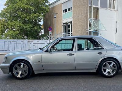 Gebraucht Mercedes E500 320 PS (235 kW) 1994 Silber Limousine