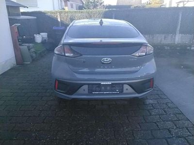Grau Gebraucht 2020 Hyundai Ioniq Premium Kleinwagen | 17.500 € (Fairer Preis)