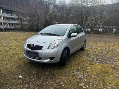 Gebraucht Toyota Yaris 87 PS (63 kW) 2006 Silber Kleinwagen
