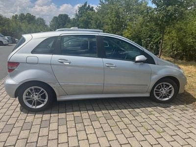 Mercedes B200