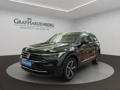 Gebraucht VW Tiguan Active 245 PS (180 kW) 2022 Deep black perleffekt SUV