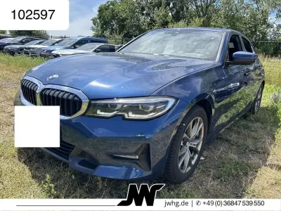 Gebraucht BMW 330 Sport Line 258 PS (189 kW) 2022 Blau Limousine