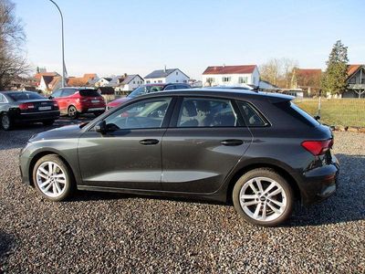 Gebraucht Audi A3 110 PS (80 kW) 2022 Grau Limousine