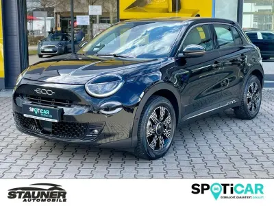Second-hand Fiat 600 110 CP (80 kW) 2024 Negru SUV