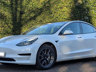Gebraucht Tesla Model 3 RWD 241 kW (328 PS) 2022 Weiß Limousine