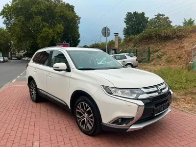 Gebraucht Mitsubishi Outlander Edition 150 PS (110 kW) 2017 Weiß SUV