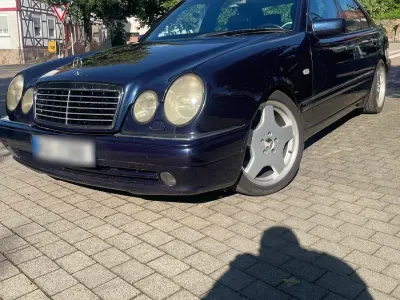 Gebraucht Mercedes E50 AMG AMG 357 PS (262 kW) 1996 Blau Limousine
