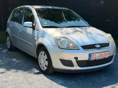 Gebraucht Ford Fiesta 60 PS (44 kW) 2007 Silber Kleinwagen