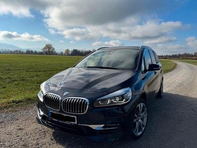 Blau Gebraucht 2018 BMW 220 Gran Tourer Luxury Line Van / Kleinbus | 20.750 € (Teuer)