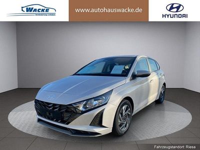 Gebraucht Hyundai i20 Trend 101 PS (74 kW) 2025 Farbe: hellgrau Limousine