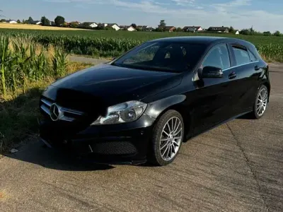 Gebraucht Mercedes A180 AMG line 122 PS (89 kW) 2014 Schwarz Limousine
