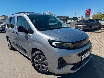 Second-hand Opel Combo Life 131 CP (96 kW) 2025 Gri Monovolum