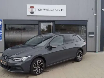 Gebraucht VW Golf VIII Life 116 PS (85 kW) 2023 Delfingrau metallic Kombi