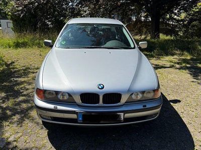 BMW 523