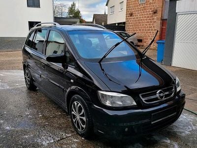 Schwarz Gebraucht 2004 Opel Zafira Van / Kleinbus | 3.500 €