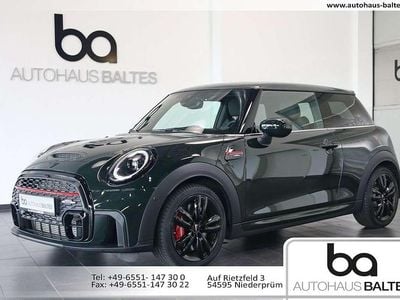 Gebraucht Mini John Cooper Works 231 PS (169 kW) 2024 Rebel green uni Kleinwagen