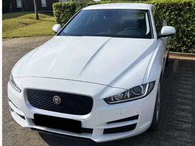 Gebraucht Jaguar XE Prestige 179 PS (131 kW) 2016 Weiß Limousine