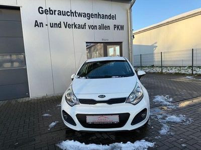 Second-hand Kia Rio Spirit 75 CP (55 kW) 2014 Alb Berlinǎ