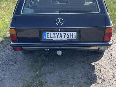 Gebraucht Mercedes 230 185 PS (136 kW) 1983 Blau Kombi