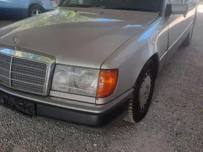 Gebraucht Mercedes 300 179 PS (131 kW) 1990 Blau Limousine