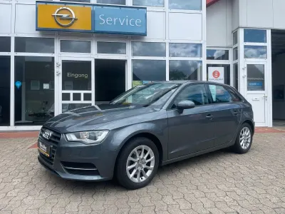 Gebraucht Audi A3 Sportback Attraction 110 PS (80 kW) 2014 Grau Kleinwagen