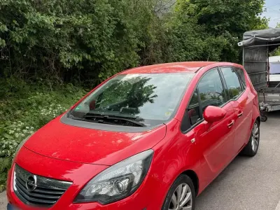 Gebraucht Opel Meriva Design Edition 120 PS (88 kW) 2010 Rot Van / Kleinbus