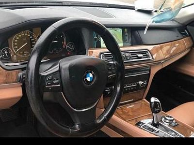 Gebraucht BMW 730 245 PS (180 kW) 2011 Weiß Limousine