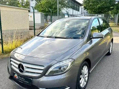 Gebraucht Mercedes B200 136 PS (100 kW) 2014 Grau Van / Kleinbus