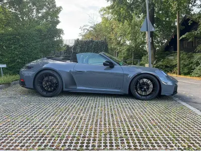 Gebraucht Porsche 992 541 PS (397 kW) 2025 Grau Cabrio