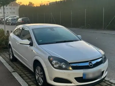 Gebraucht Opel Astra GTC 110 PS (80 kW) 2008 Weiß Kleinwagen