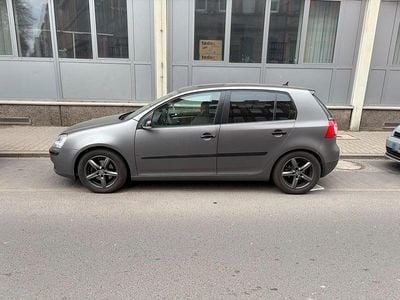 Usata VW Golf V 140 CV (102 kW) 2007 Grigio Utilitaria