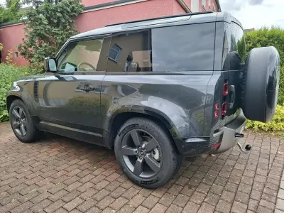 Gebraucht Land Rover Defender SE Dynamic 249 PS (183 kW) 2024 Grau SUV