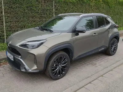 Gebraucht Toyota Yaris Cross Sport 92 PS (67 kW) 2022 Braun SUV