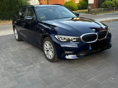 Gebraucht BMW 318 Sport Line 150 PS (110 kW) 2022 Blau Kombi