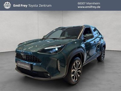 Neu Toyota Yaris Cross 131 PS (96 kW) 2025 Everest green metallic SUV